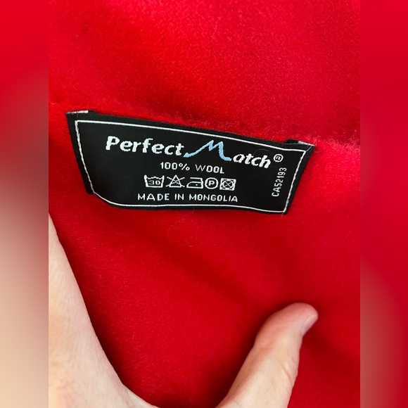 SOLD 100% Wool Scarf - Picture 3 of 3